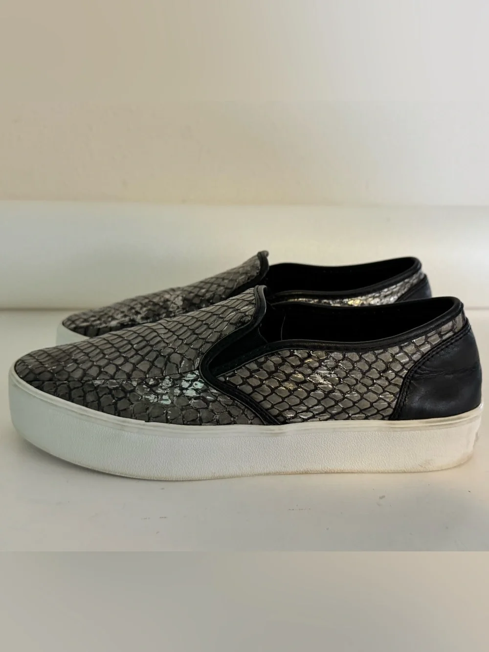 Rebecca Minkoff Eliza Metallic Snakeskin Slip On Sneakers Women’s Size 9